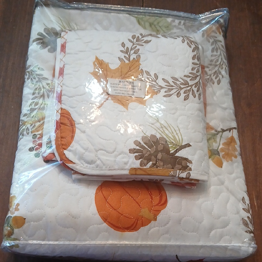 Vintage Autumn Leaf and Pumpkin Quilt Set - Picture 3 of 6